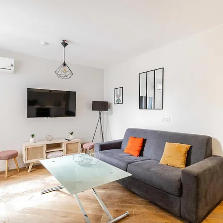 Апартаменты Charming 2rooms Apartmentheart Of *